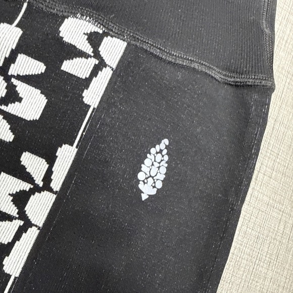 Free People Movement Women's Myoko Jacquard Base Leggings Size M/L - Picture 7 of 8